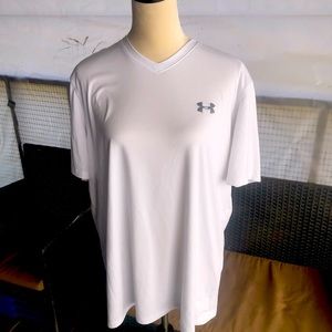 Under armor white heat gear shirt